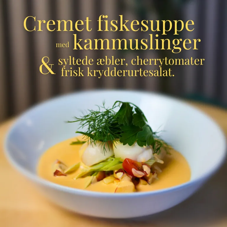 Cremet fiskesuppe med kammuslinger og krydderurter